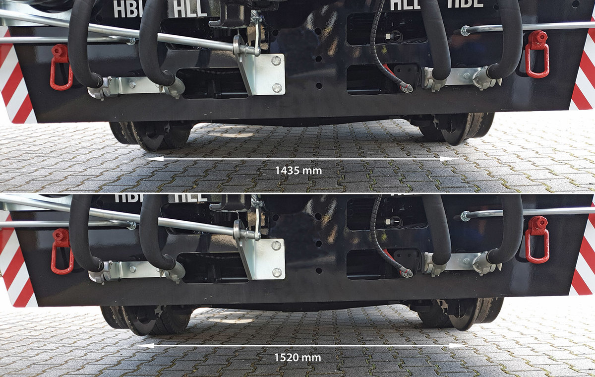 Two track gauges one shunting vehicle
