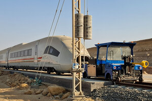 ZAGRO E-MAXI XL VARIO und Siemens-Triebwagen im ägyptischen Wartungsdepot