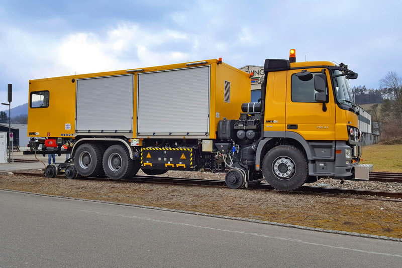 Rail grinding and welding with road rail vehicles from ZWEIWEG