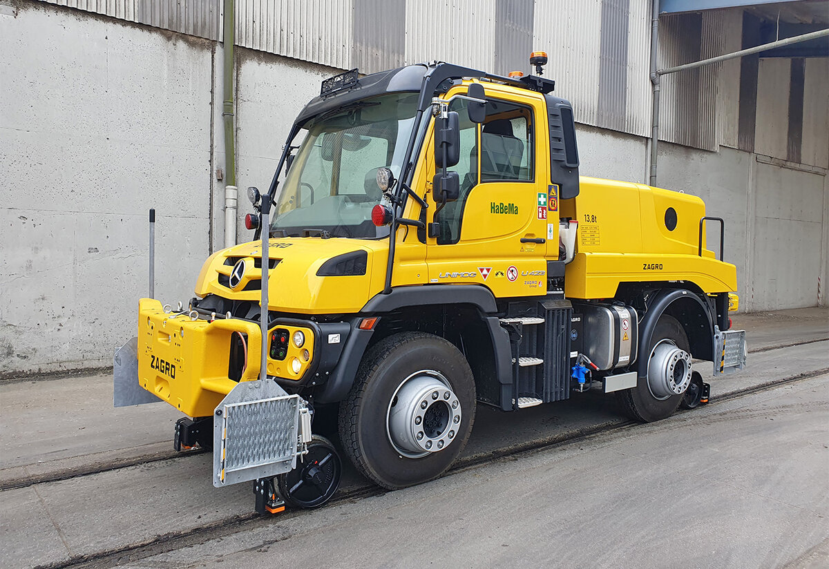 unimogu専用 ZAGRO road-rail Unimog U 423 for the animal feed industry