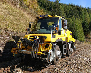 ZAGRO Unimog 423 road-rail vehicle